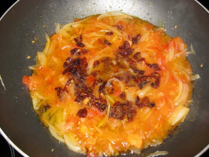 Паста с тунцом (tagliatelle with tuna and sun dried tomatoes): шаг 3