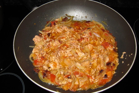 Паста с тунцом (tagliatelle with tuna and sun dried tomatoes): шаг 4
