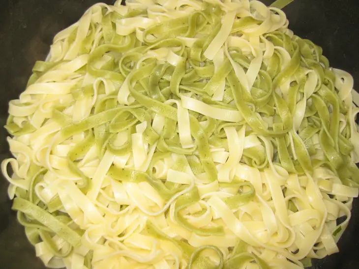 Паста с тунцом (tagliatelle with tuna and sun dried tomatoes): шаг 6