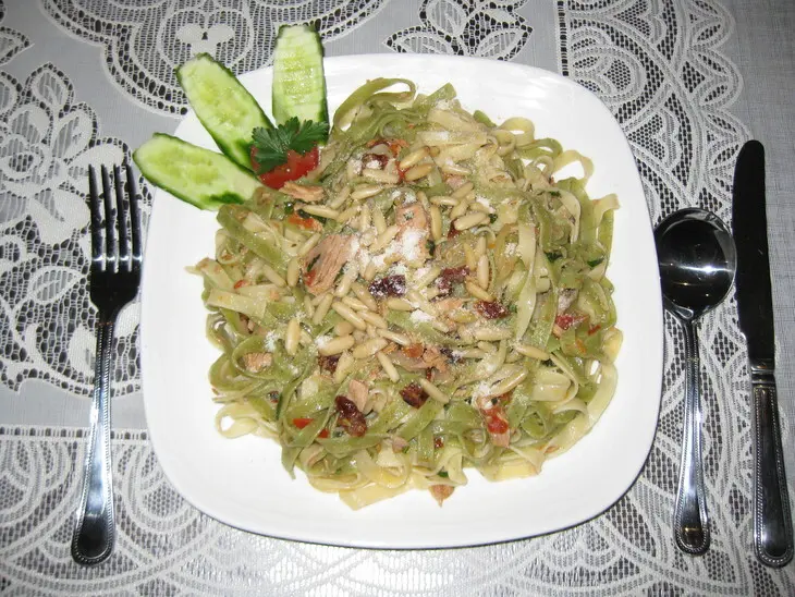 Паста с тунцом (tagliatelle with tuna and sun dried tomatoes): шаг 8