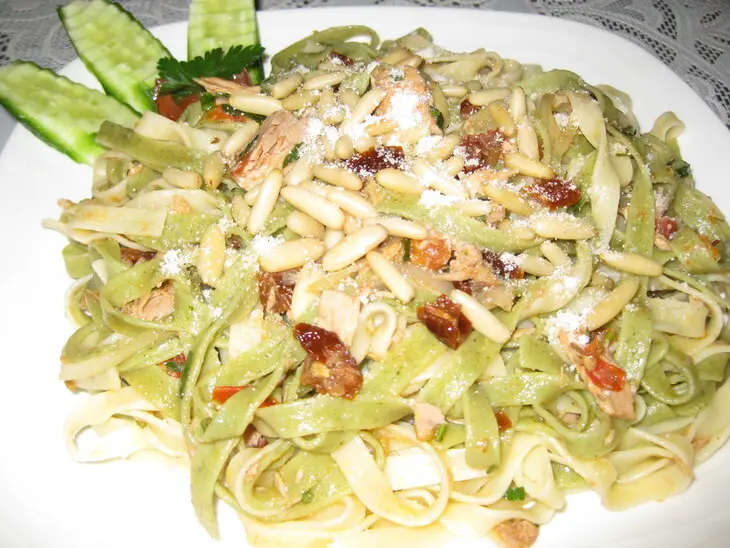 Паста с тунцом (tagliatelle with tuna and sun dried tomatoes): шаг 9