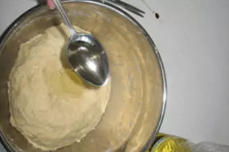Пирог с капустой и плюшки из ленивого теста: шаг 7
