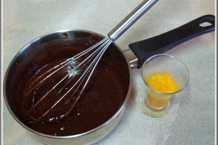 Крем-брюле с мягким апельсиновым шоколадом. кокосовое печенье с вишней.: шаг 14