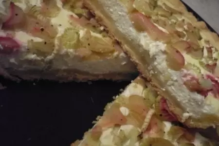 Закусочный соленый пирог с творогом, ревенем и сельдереем: шаг 2