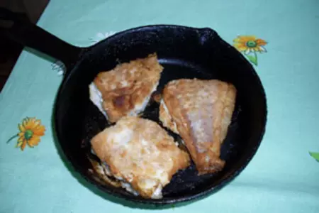 Морской окунь в розовом соусе: шаг 1