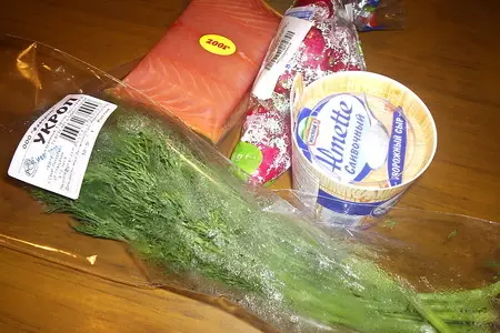 Рулет из семги с творожным сыром и редисом: шаг 1