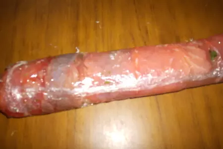 Рулет из семги с творожным сыром и редисом: шаг 5