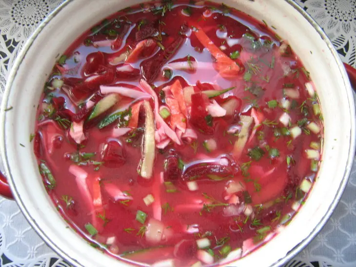 Свекольник холодный с "крабовым" мясом: шаг 2