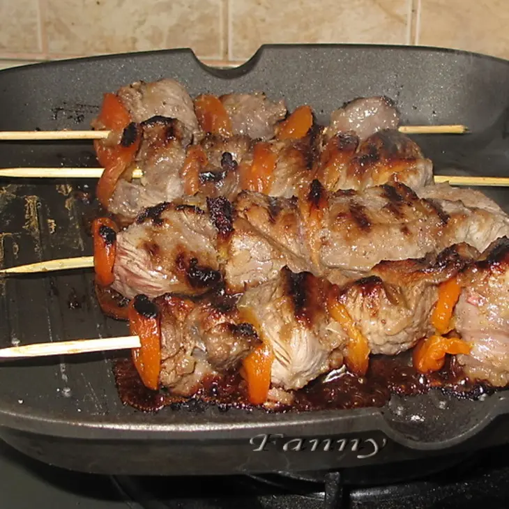 Баранина пряная с курагой на шпажках: шаг 7