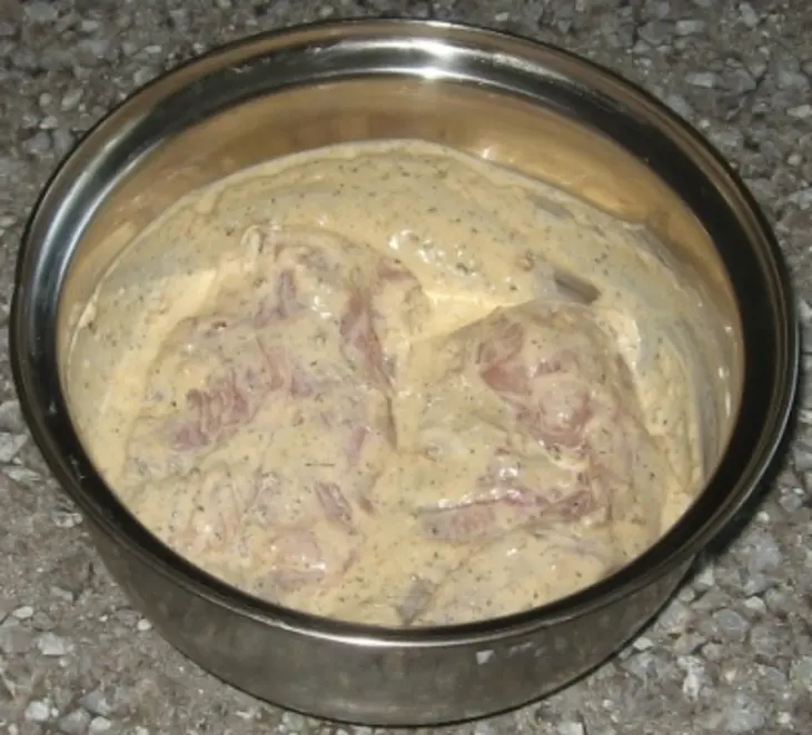 Куриный кармашек с черносливом в ореховой панировке.: шаг 2