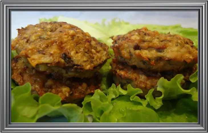 Лёгкие куриные котлетки и мини-запеканочки с руколой,пармезаном и шампиньонами: шаг 4