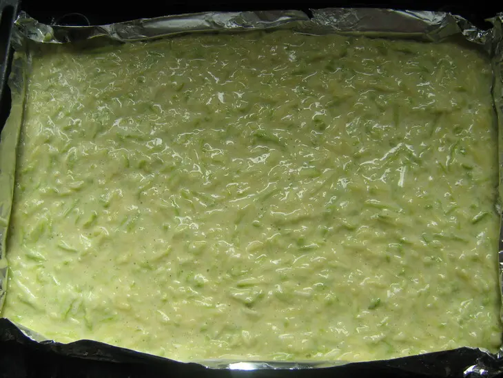 Нежный кабачковый рулет с шампиньонами.: шаг 3