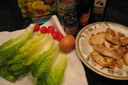 Салат "цезарь с курицей": шаг 1