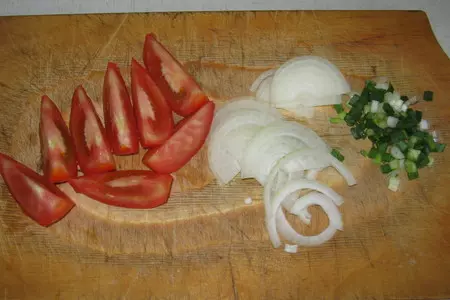 Яишня с помидорами: шаг 1