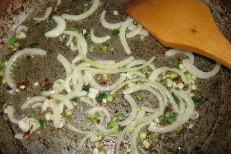 Яишня с помидорами: шаг 2