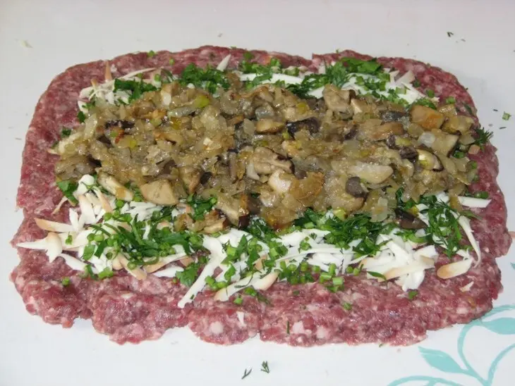 Мясной рулет в одёжке: шаг 3