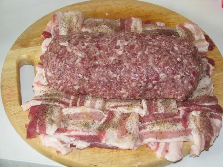 Мясной рулет в одёжке: шаг 4