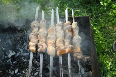 Шашлык-ассорти из курицы и свинины: шаг 3