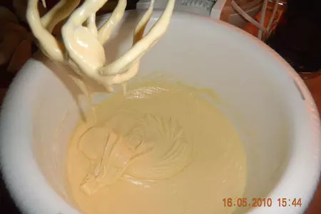 Влажный яблочный пирог с коричной пропиткой: шаг 5