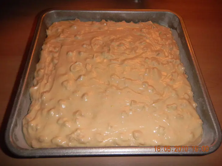 Влажный яблочный пирог с коричной пропиткой: шаг 7