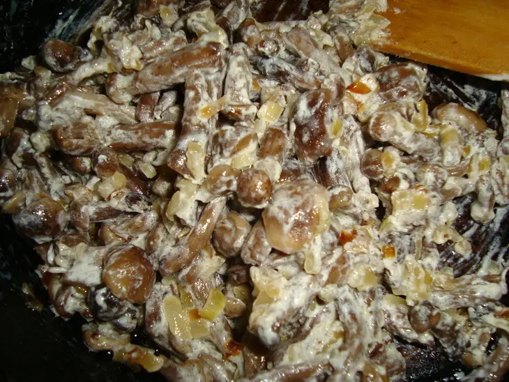 Картофельное лукошко и мясо в сырно-майонезной корочке: шаг 6