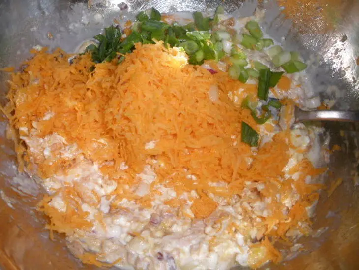 Оладушки с тунцом и овощами на завтрак: шаг 2