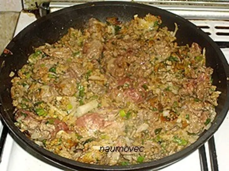 Тушеное мясо в ароматной панировке: шаг 4