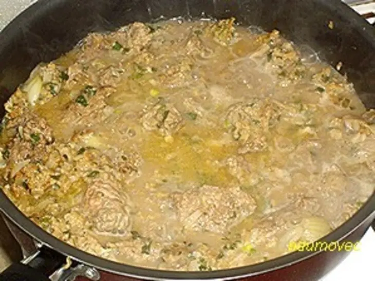 Тушеное мясо в ароматной панировке: шаг 6