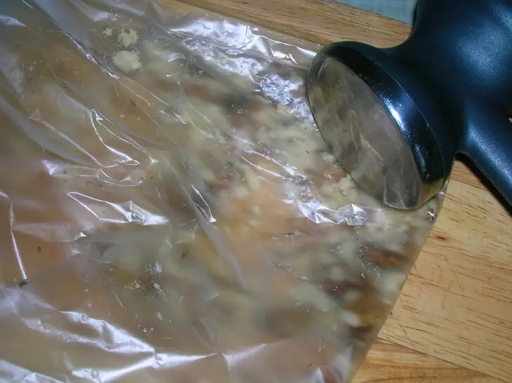 Курица , утепленная сыром и грецкими орехами: шаг 2
