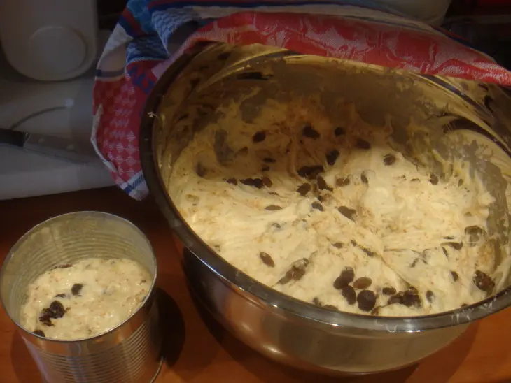 Пасхальные куличи с орехами и апельсиновой цедрой: шаг 2