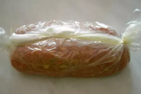 Дешевые вкусные колбаски из мяса и вермишели: шаг 5