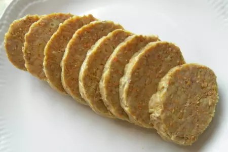 Дешевые вкусные колбаски из мяса и вермишели: шаг 7