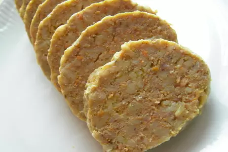 Дешевые вкусные колбаски из мяса и вермишели: шаг 8
