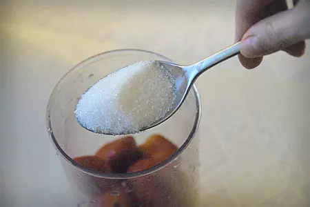 Десерт: fraise écrasée (с франц. "ярко-красный"): шаг 2