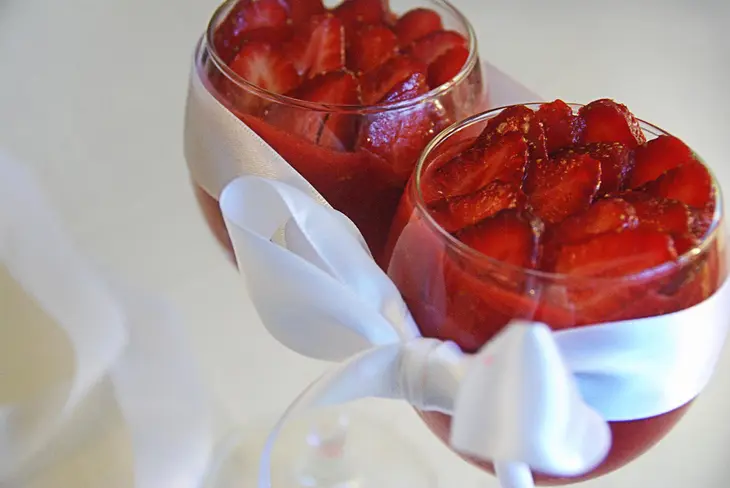 Десерт: fraise écrasée (с франц. "ярко-красный"): шаг 12