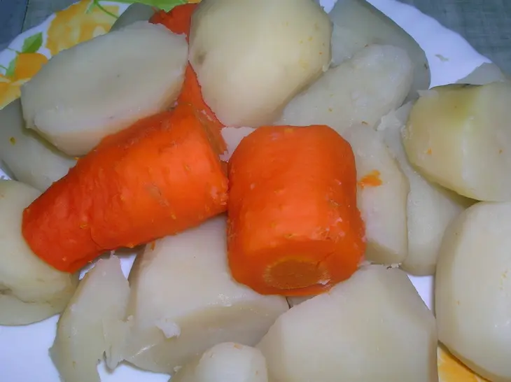 Пестрая рыбная запеканка с овощами и креветками: шаг 2