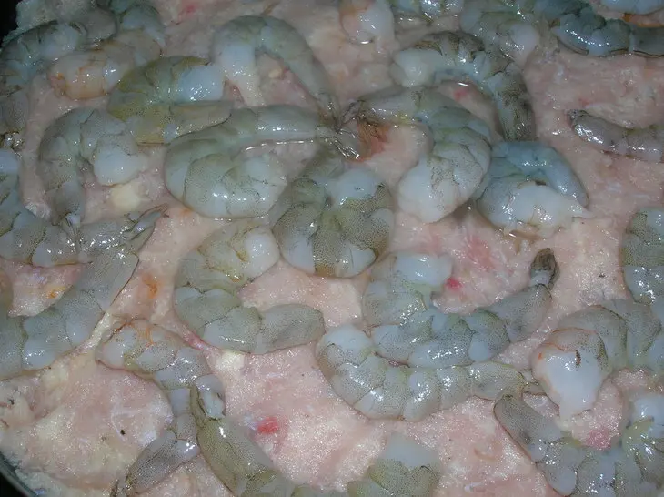 Пестрая рыбная запеканка с овощами и креветками: шаг 6