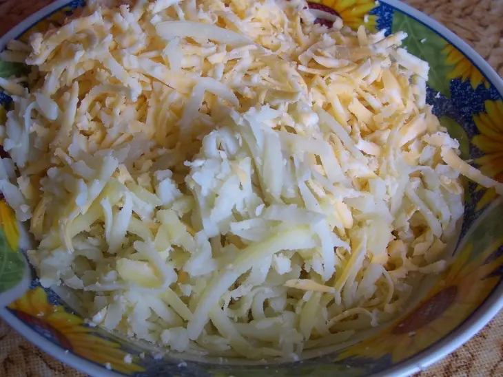 Пирог заливной с мясом и картофелем: шаг 2
