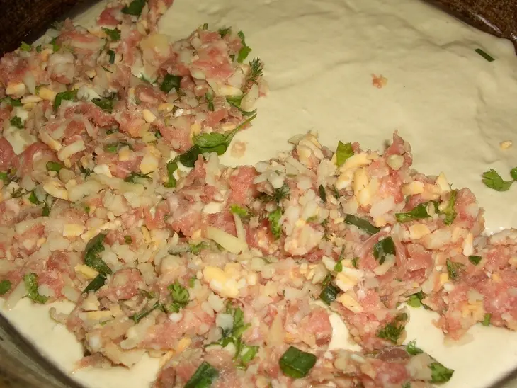 Пирог заливной с мясом и картофелем: шаг 5