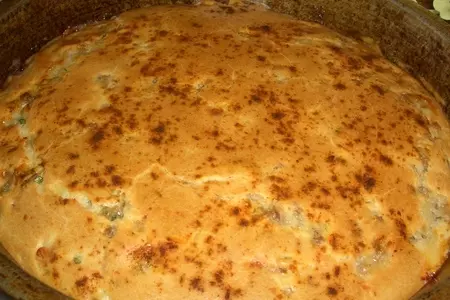 Пирог заливной с мясом и картофелем: шаг 7