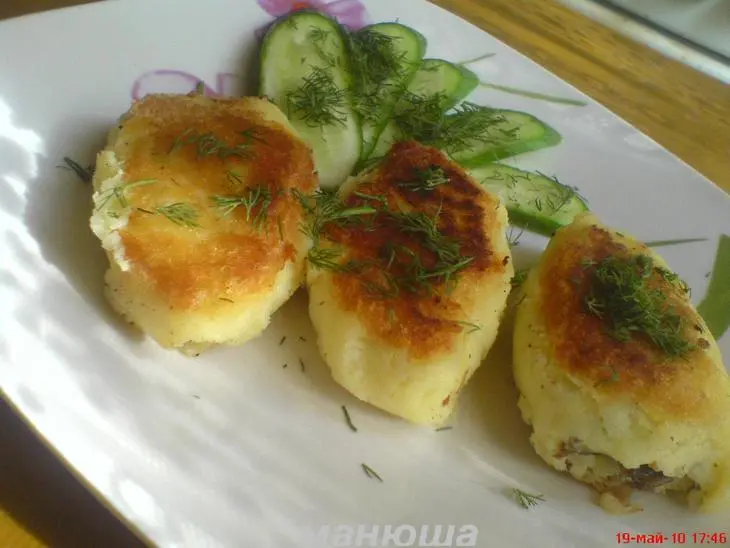 Картофельные зразы со шпротами: шаг 3