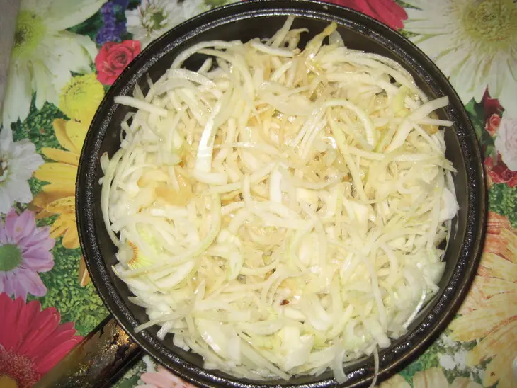 Легкий луковый пирог: шаг 1