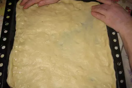 Легкий луковый пирог: шаг 3