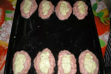 Котлеты, запеченные под молочным соусом: шаг 2
