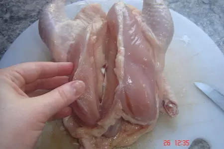 Куринное мяско с пекинской капустой и рисовой лапшой в воке: шаг 1