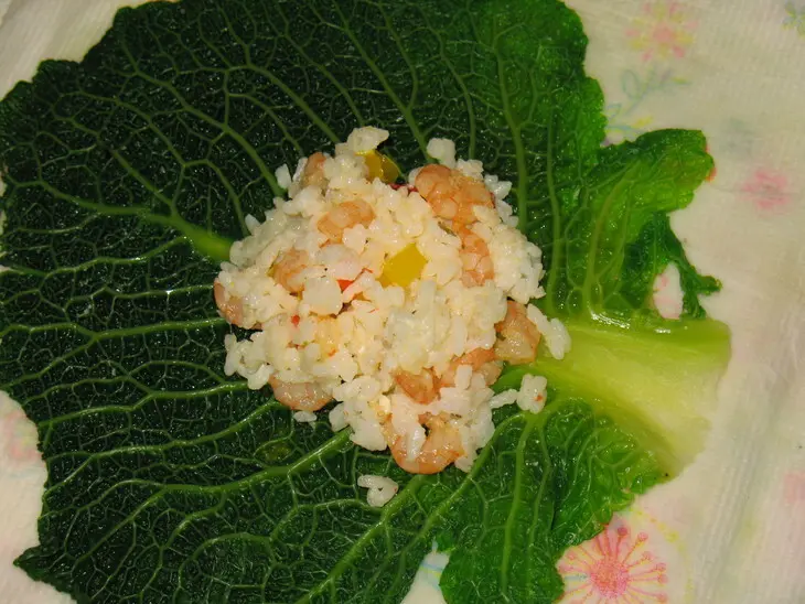Голубцы из савойской капусты с креветками. горячая закуска: шаг 1