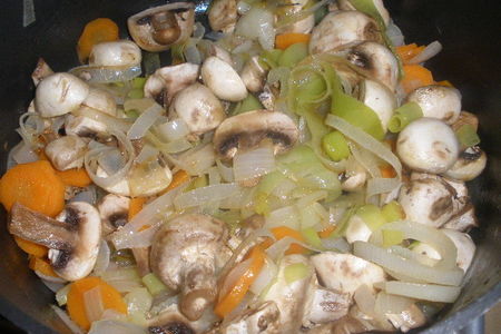 Грибной крем-суп под шапкой из сливок и пармезана: шаг 3