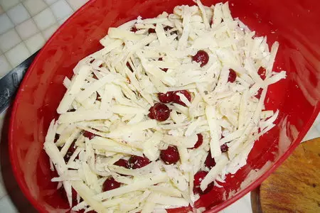 Куриные кармашки с сыром и брусникой: шаг 1