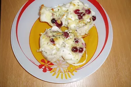 Куриные кармашки с сыром и брусникой: шаг 5