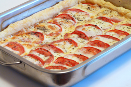 Слоеный пирог с моцареллой и помидорами (очень просто, и очень вкусно!!!): шаг 6